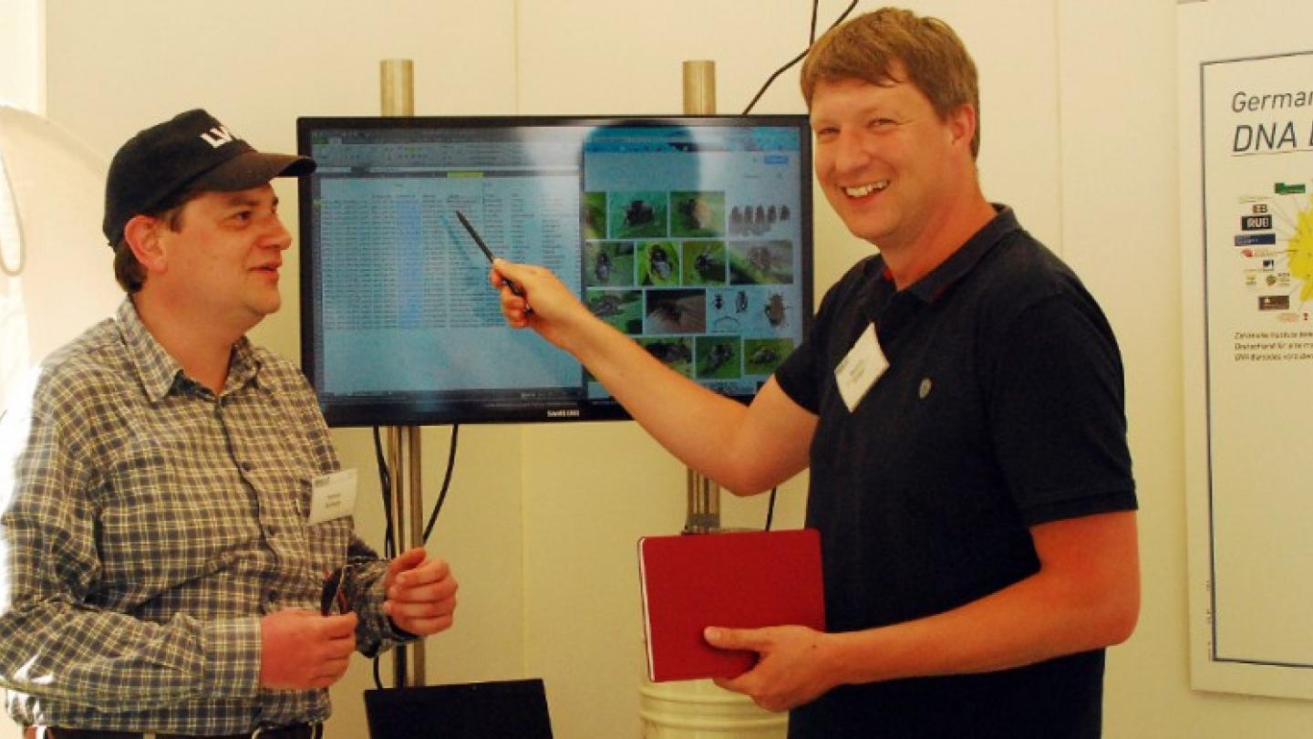 Matthias Geiger (rechts) bei der Woche der Umwelt