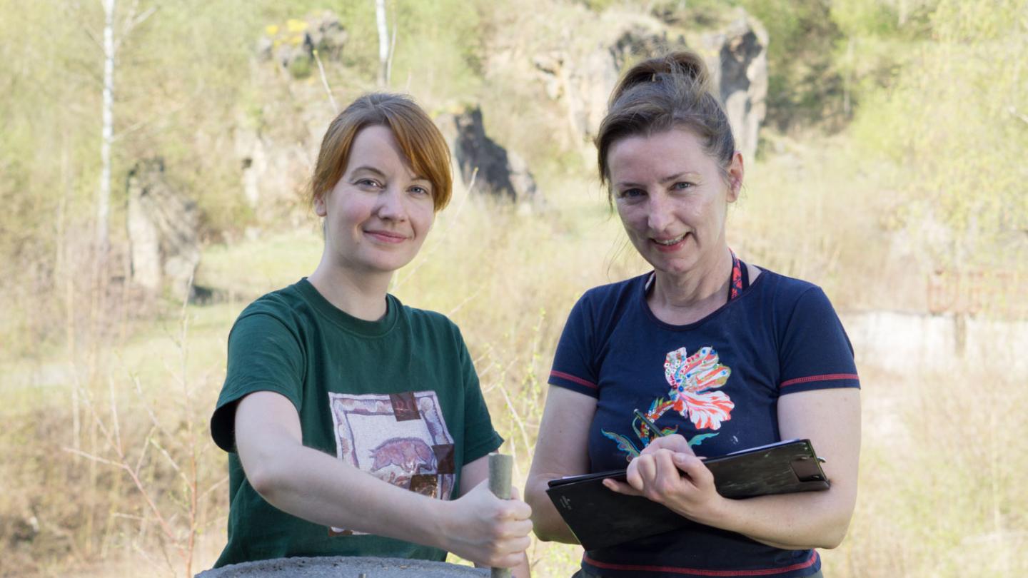 Die Forscherinnen Martina Sensburg und Julia Weidemüller
