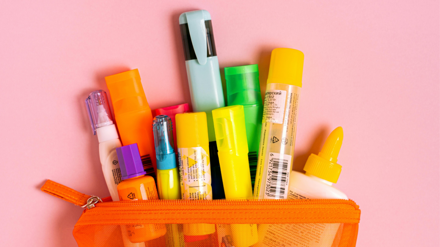 M&auml;ppchen mit Textmarkern und Filzstiften