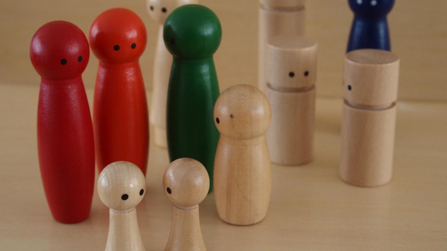 Bild: Uwe Klein, Figuren aus "Familienbrett"