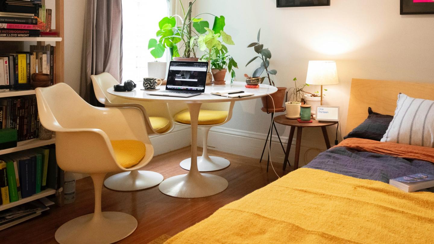 Arbeiten und Leben im Home Office (Foto: Patrick Perkins / Unsplash)